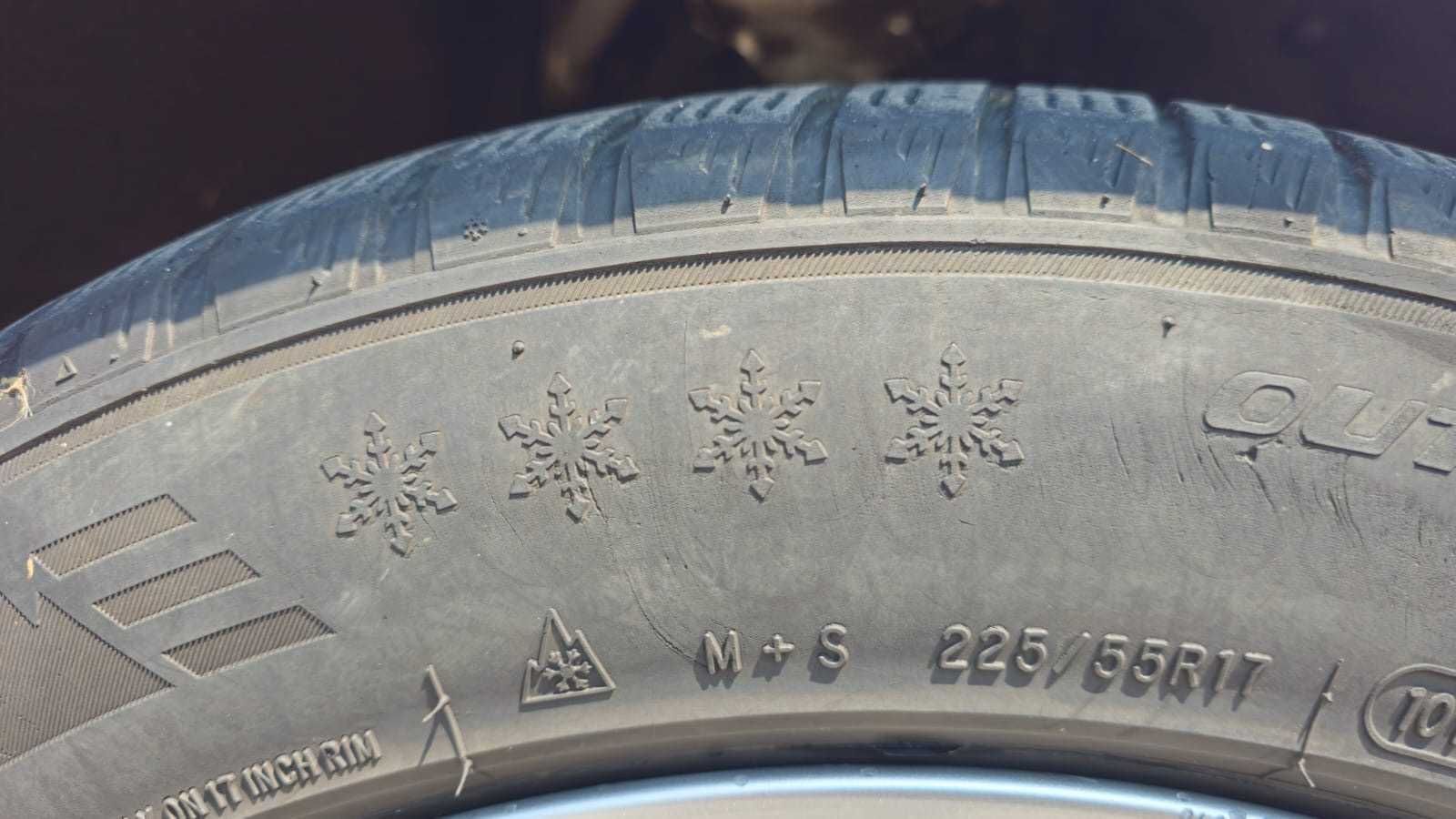 Гуми 225/55 R17, 4 броя, зимни, в добро състояние
