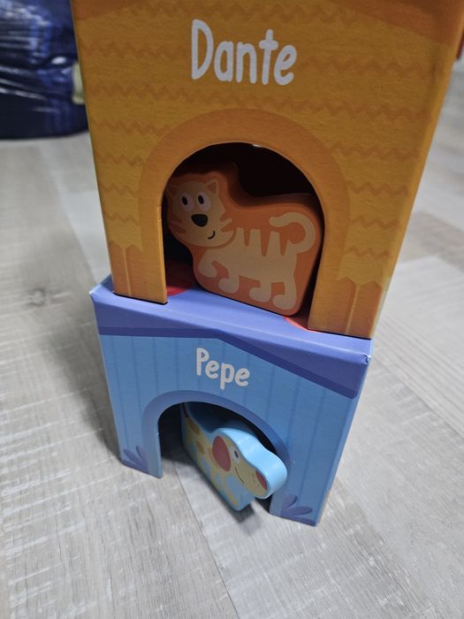 Кула с дървени животинки Hape