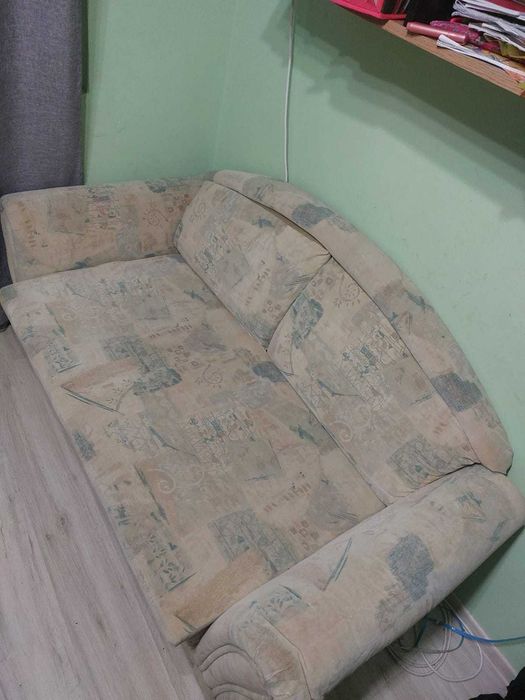 Vand canapea stare buna pret 450 lei