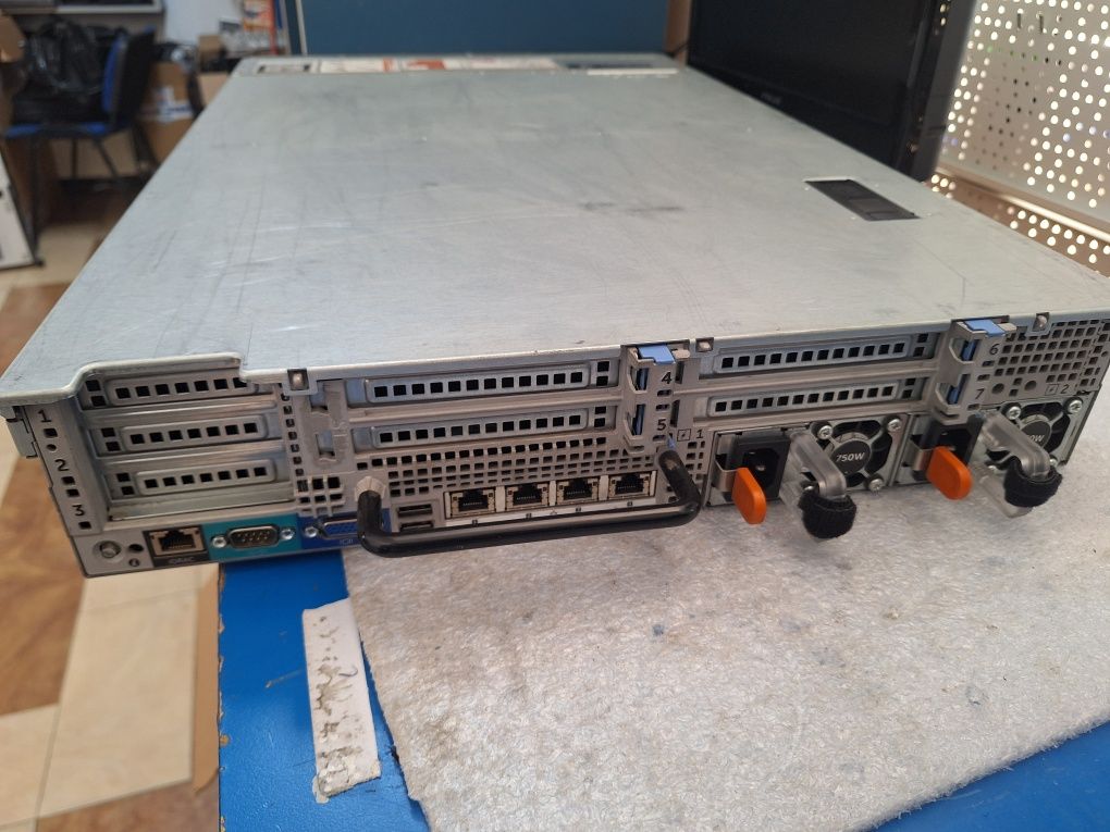 Server DELL PowerEdge R720 Rackabil 2U, 2xXeon 8-Cores E5-2665, 64 ECC