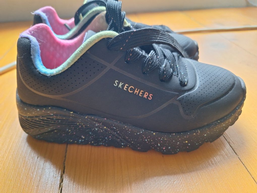 Adidasi Skechers