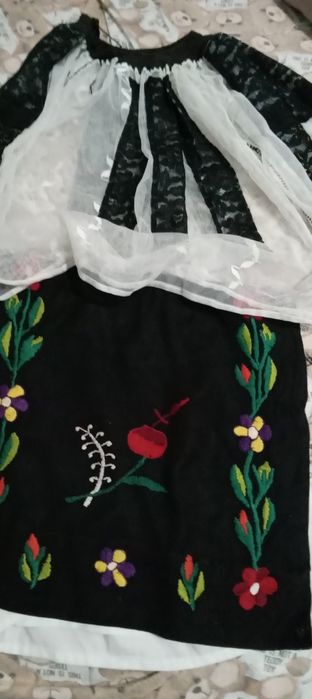 Costum popular fetite