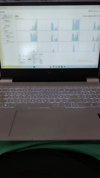 Vând laptop victus