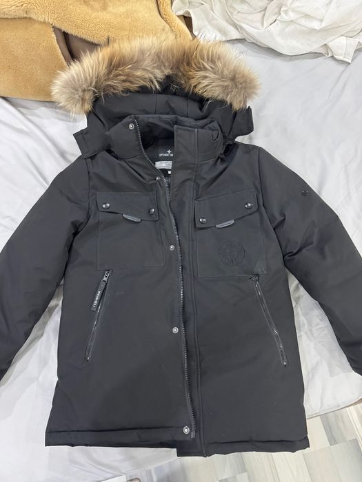 Черная зимняя теплая куртка для мальчиков 7-8 лет.