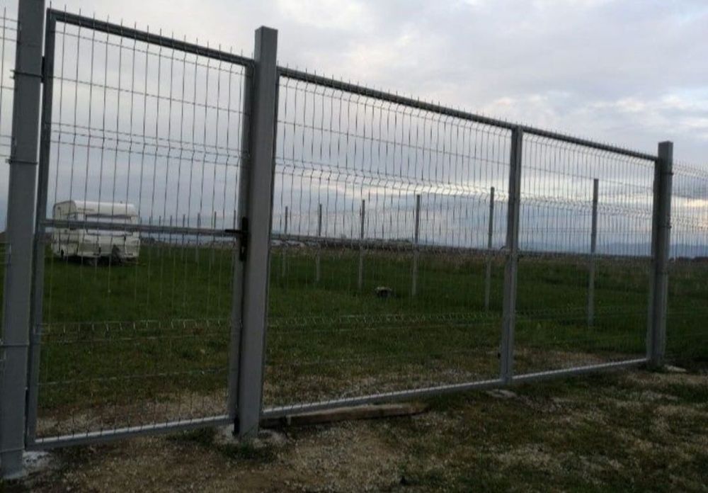 Construim garduri si porti din sipca metalica, panouri stil jaluzele,