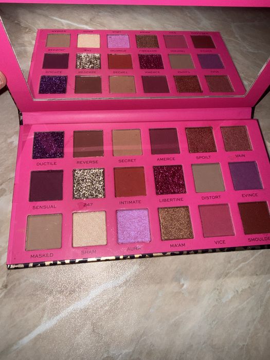 REVOLUTION PRO палитра+молив за вежди