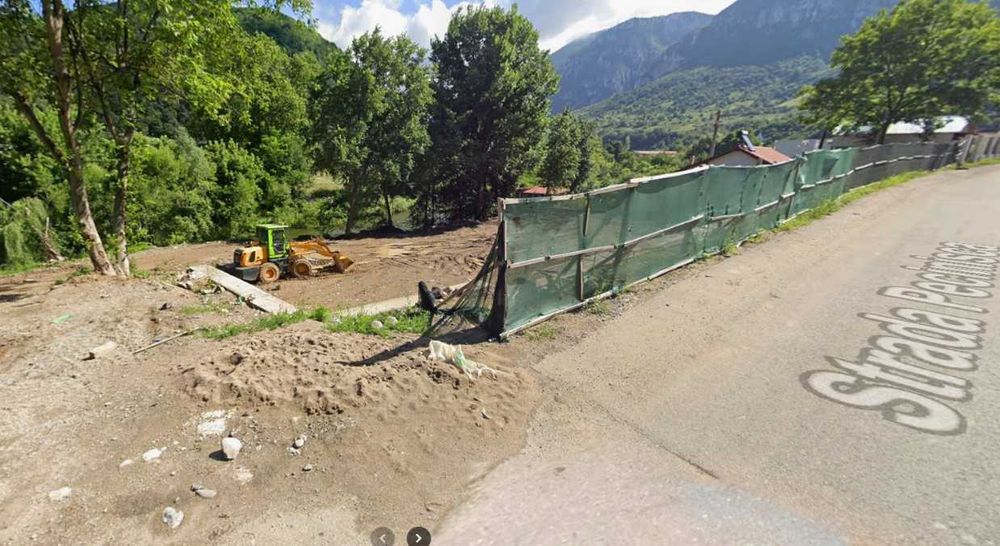 Vand teren intravilan 2364 mp. in Pecinisca, Baile Herculane