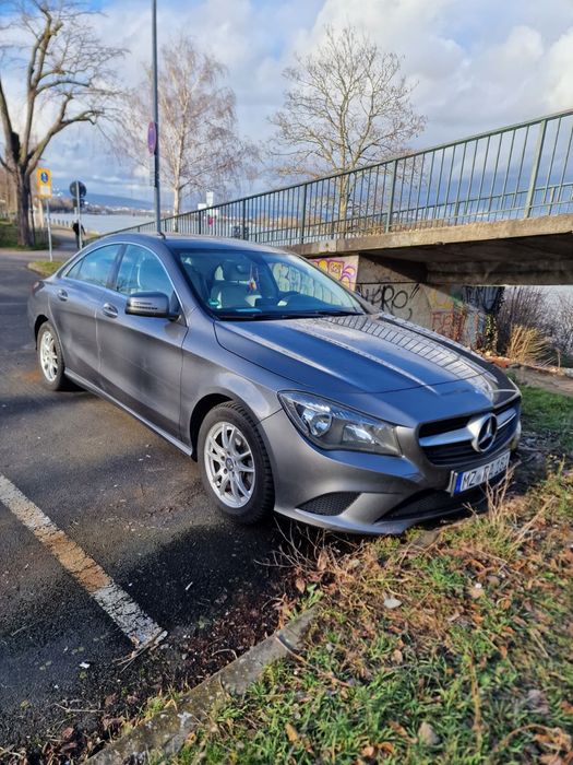 Mercedes-Benz CLA 200 CDI an 2014– Panorama, Automată, 

Mașina este