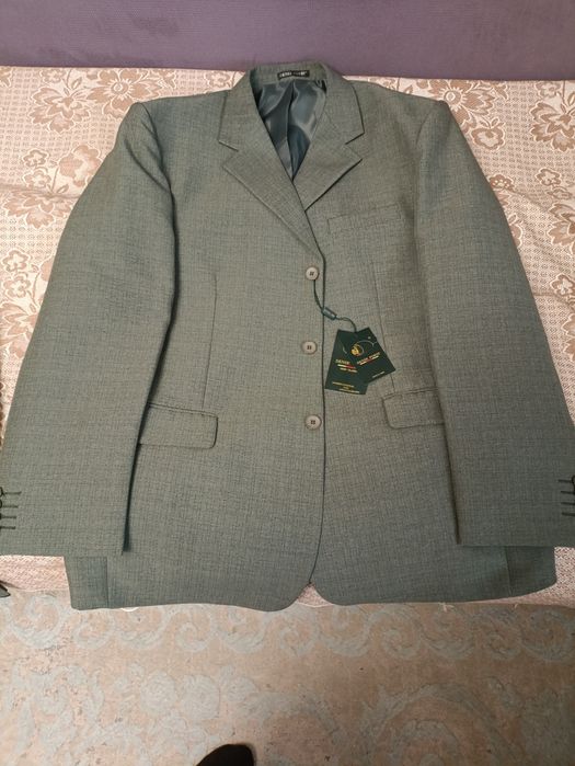 Мужской костюм тройка.