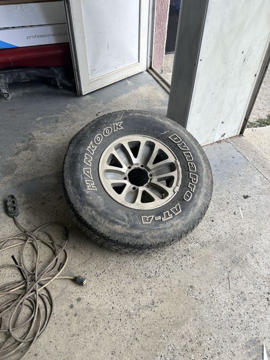 Джанти с гуми за Pajero 2