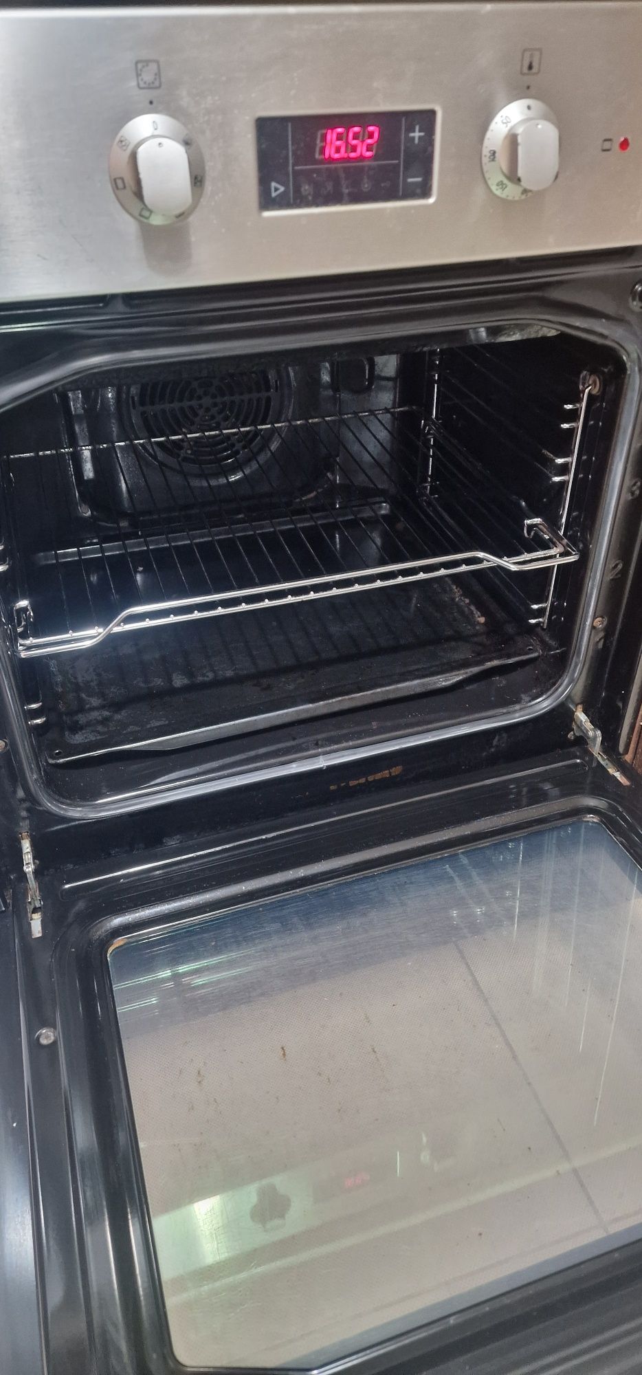 Фурна за вграждане Gorenje EVP241-442M
Работи отлич
