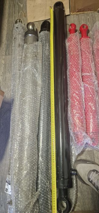 Cilindru hidraulic 1300 mm Lungime deschide 1000 mm Diametru bolt 40 m