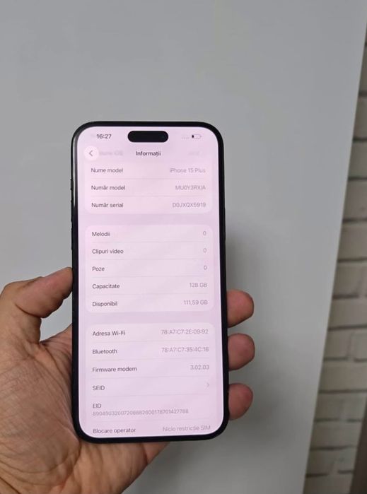 Vând iPhone 15 plus