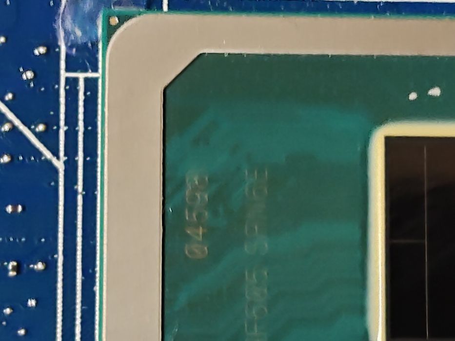 Dezmembrez Dell 7450 incomplet placa defecta  Intel core ultra 5