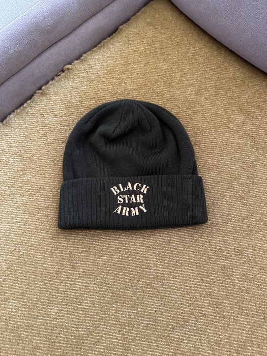Шапка осенняя на мальчика Black Star.Новая.