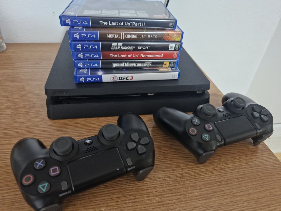 Playstaion 4 slim