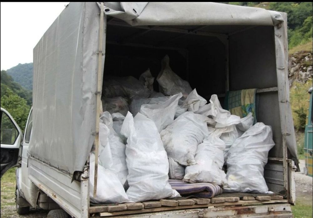 Вывоз мусора әртурли керек емес заттарды свалкага шыгару газель