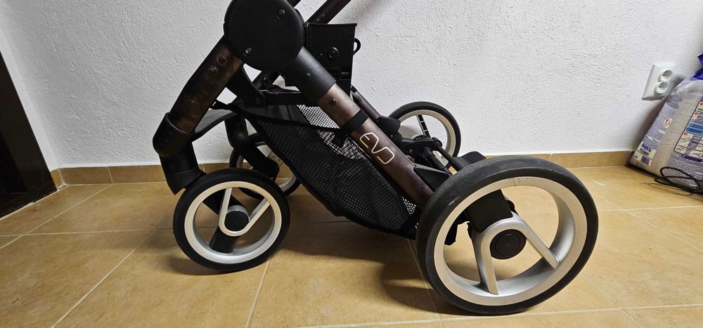 Модулна бебешка количка Mutsy Evo 3-в-1 пълен комплект + подаръци