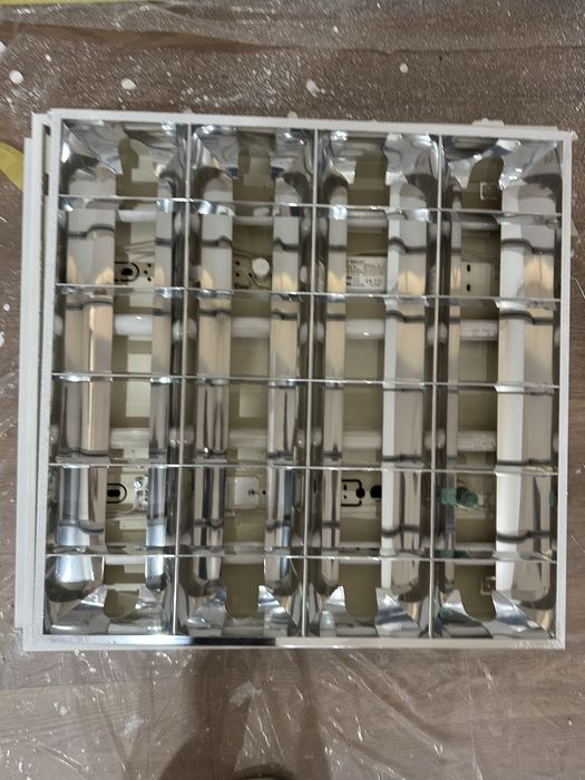 Продам светильники для офиса в хорошем рабочем состоянии