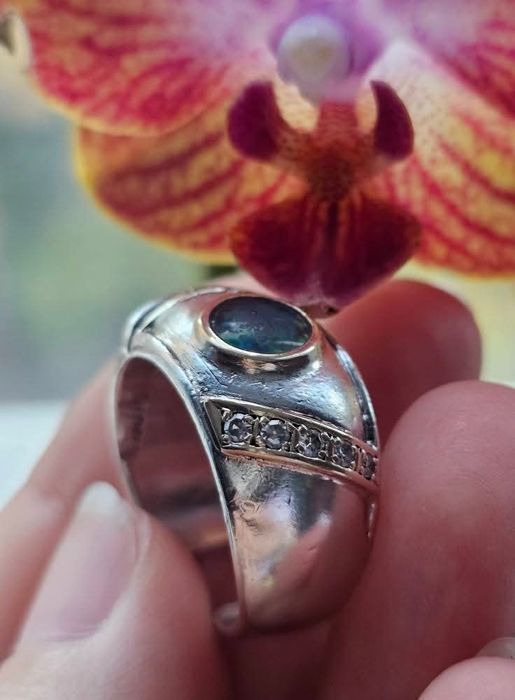 Пръстен от злато и сребро с диаманти и черен опал