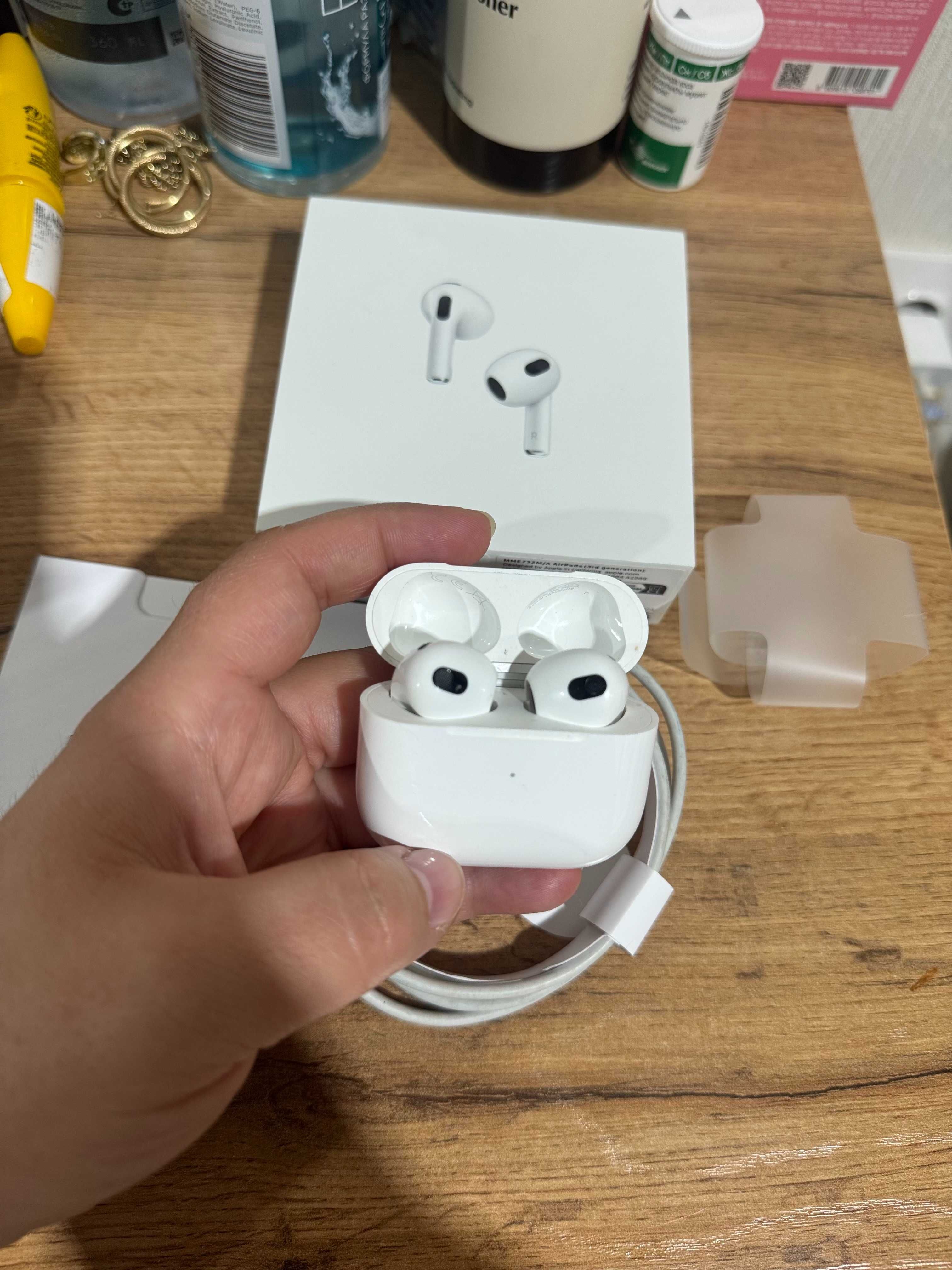 Зарядный кейс Apple AirPods 3 MagSafe Case