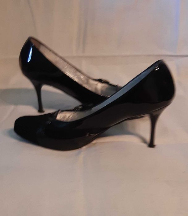 Pantofi piele intoarsa si piele lacuita, negru