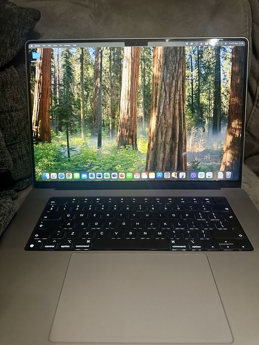 16” MacBook Pro 2021, 32GB Ram, 512GB SSD, M1 Pro