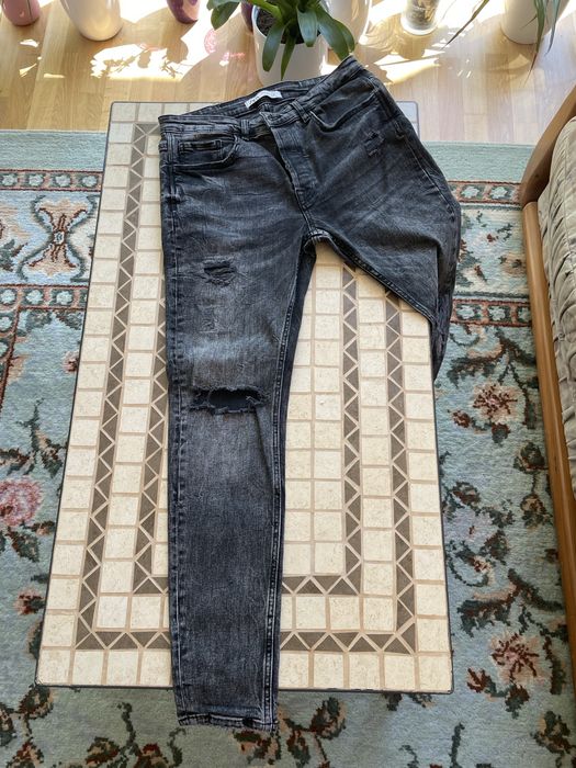 Blugi blue jeans negri ZARA distressed
