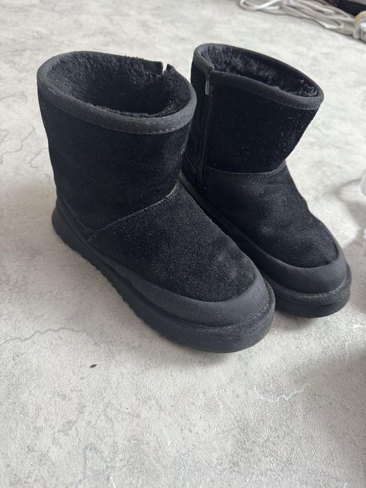 Продам детскую обувь