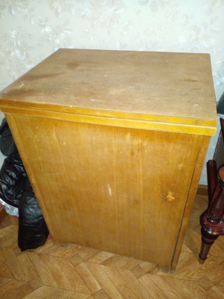 Продам швейную машину