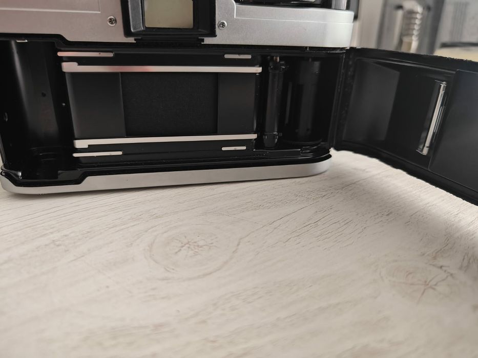 Aparat foto SLR Canon AE-1 obiectiv canon 28mm 1:2,8