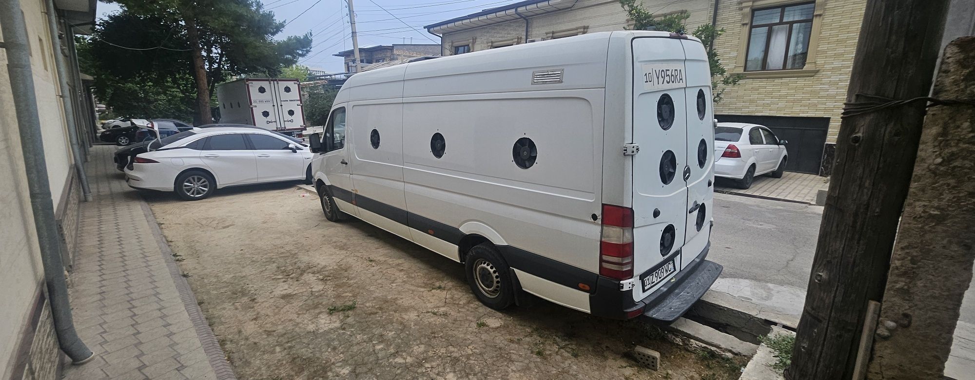 Mercedes Benz Sprinter
271 mator aftomat
2009 yil
Kiraskasi toza
Holat