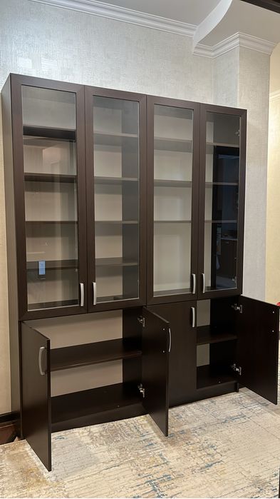 Шкаф для книг и разных вищей