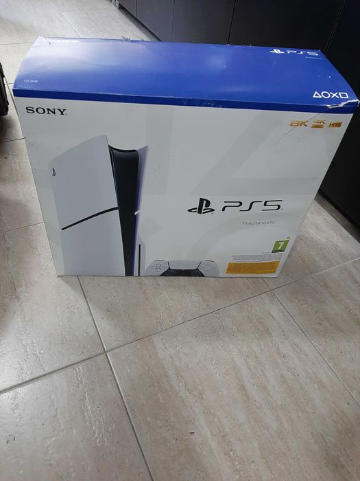 PlayStation 5 Slim CD Два джойстика,игри,Пълен комплект