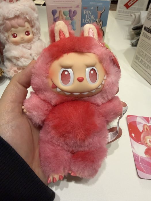 Продавам оригинална колекция Labubu the Monsters & Hacipupu