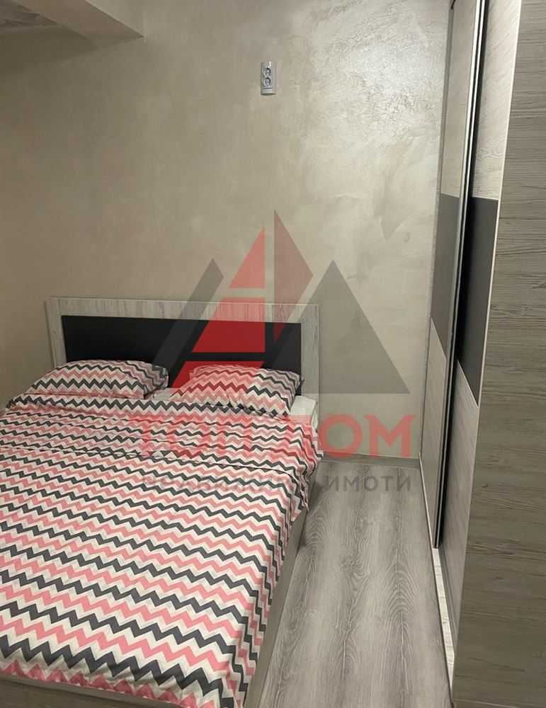 Тристаен!кв. Бриз!Втори етаж!В цената е включено ПАРКОМЯСТО!Код 75006