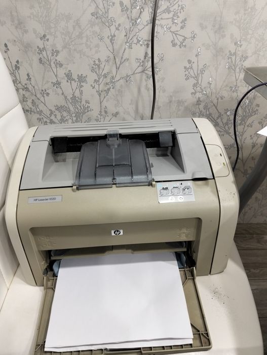 Принтер HP Laserjet 1020