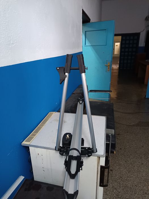 Багажник за велосипед за автомобил.