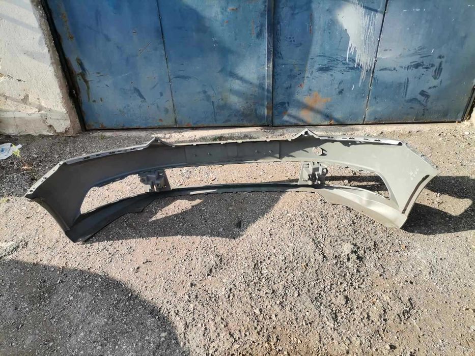 Предна броня налична е и решетката SHKODA FABIA 2015