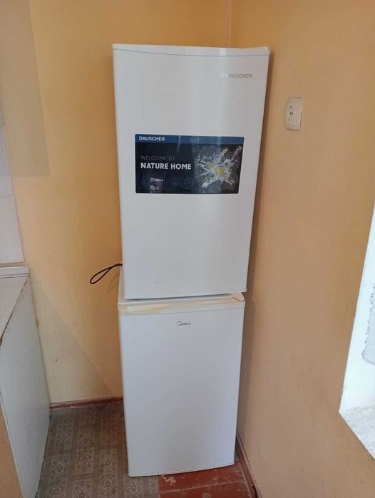 Продам мини два штук холодильник почти новый