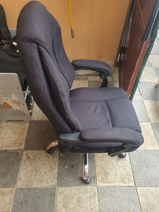 Scaun de birou nou îl vând urgent