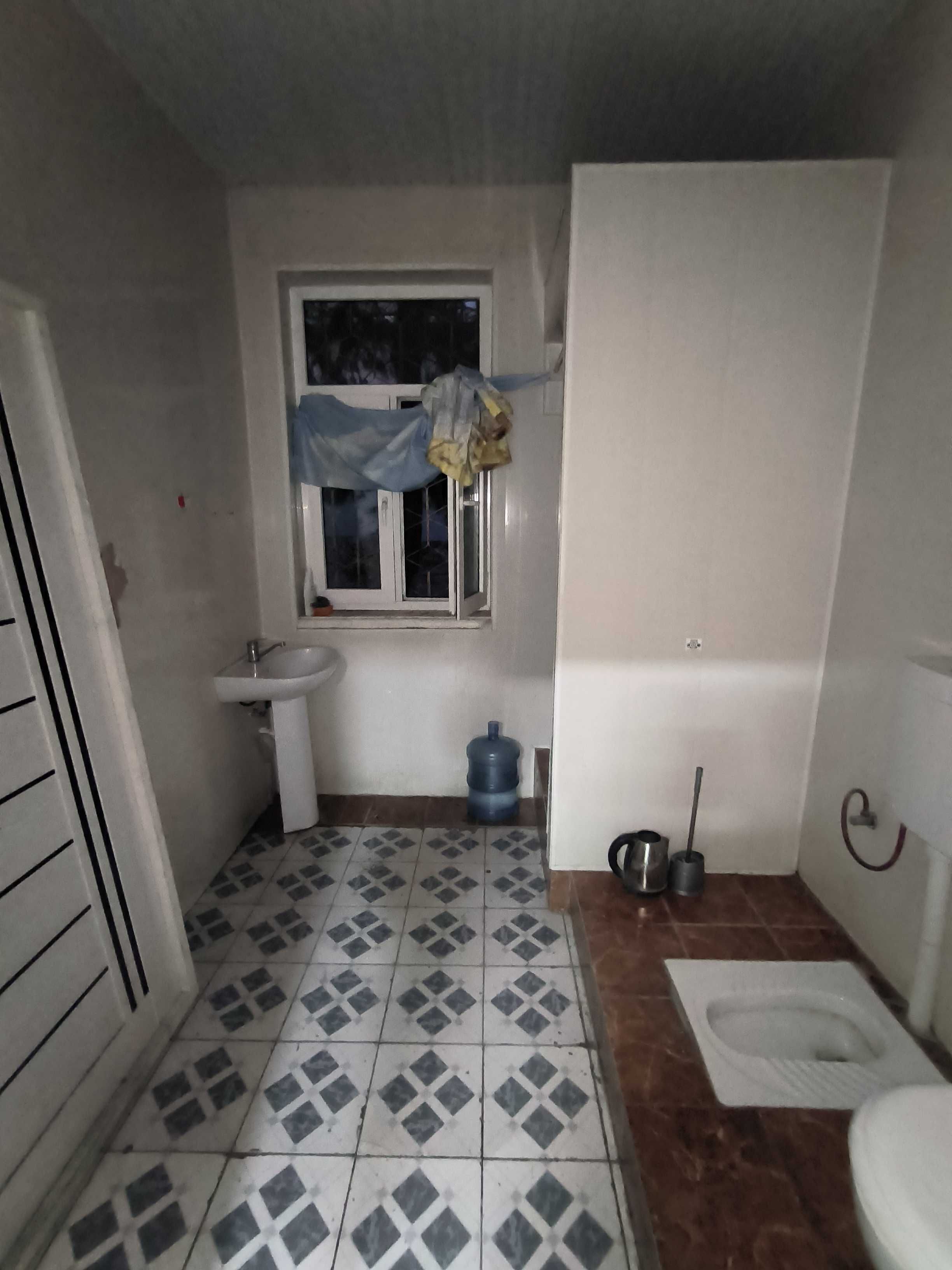 Ijara ofis, ombor, dokon uchun 82 m2 Furqat bog'i oldida joylashgan