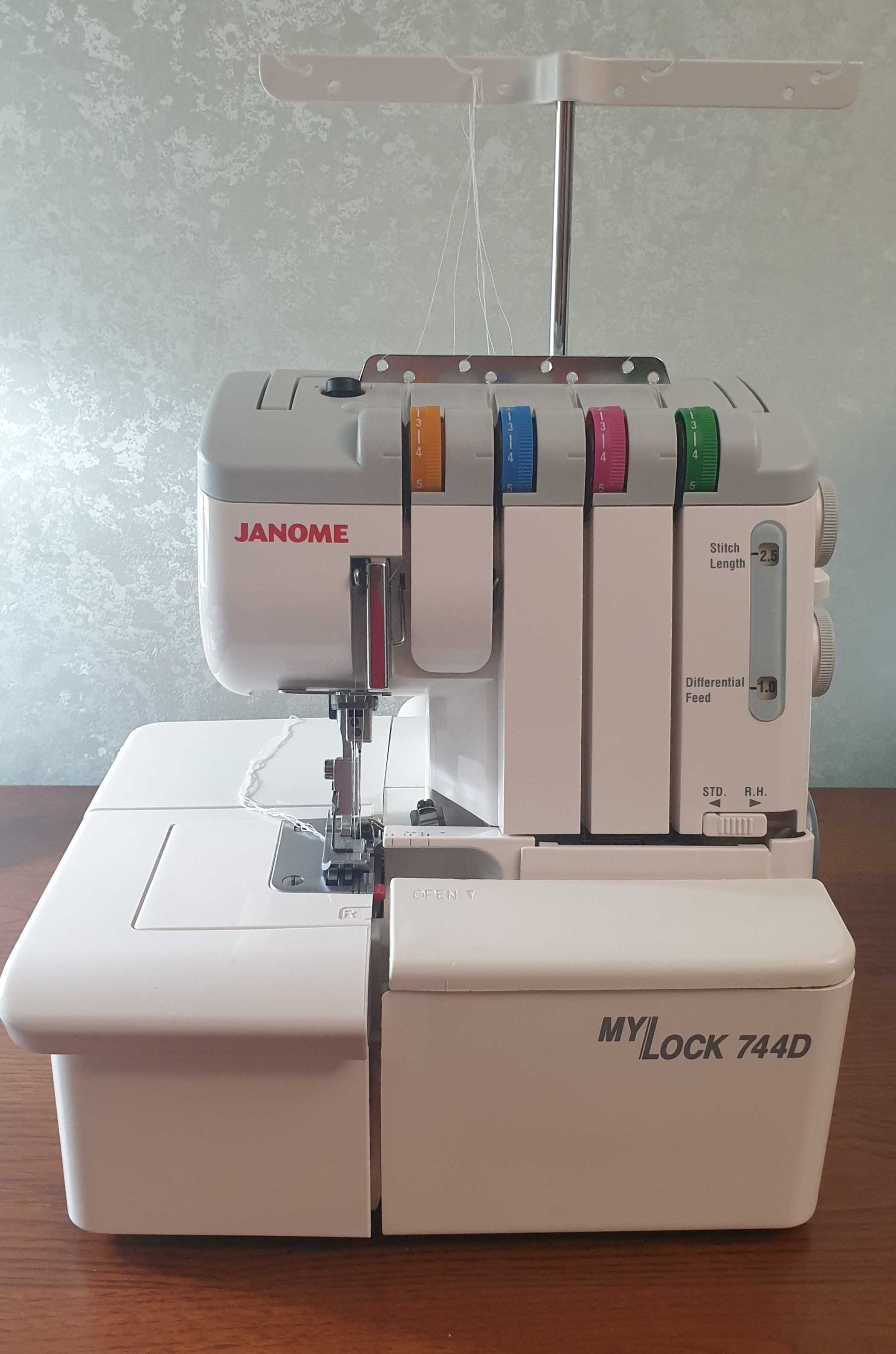 Оверлок Janome MyLock 744D
