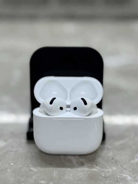 AirPods 4 / PhoneLab