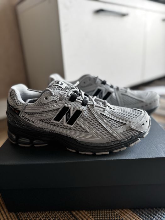 Продам новые мужские кроссовки New Balance 41 размер