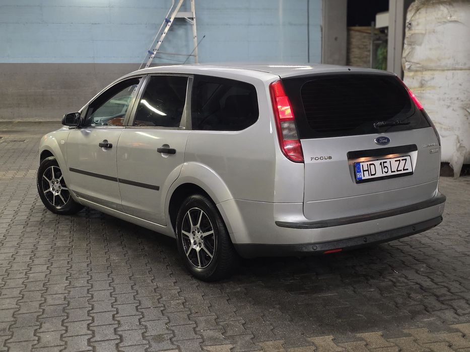 Vând sau schimb cu duba Ford Focus 1.6i 2006