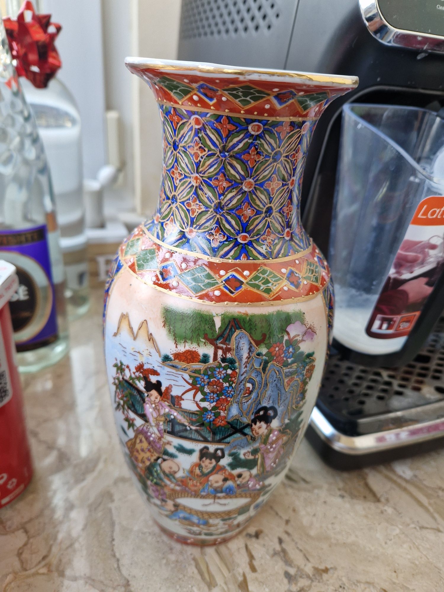 Японска ваза ръчно рисувана