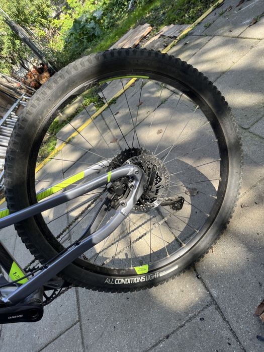 Bicicleta Rockride st1900 s
Furca rockshox 30 cursa 120 mm
Shock cursa