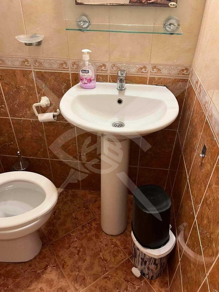 Дава се под наем Двустаен апартамент в Варна, Център - 65 кв.м за 375 € - Снимка #6