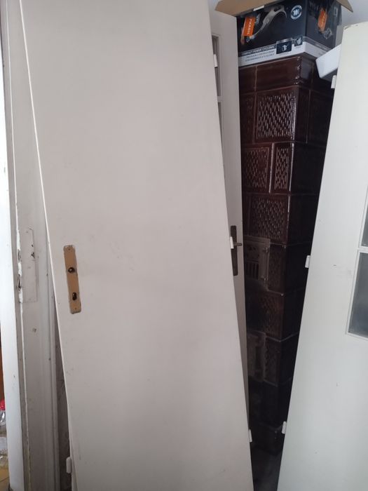 Foaie / foi de ușa din lemn plin sau prevăzute cu sticla